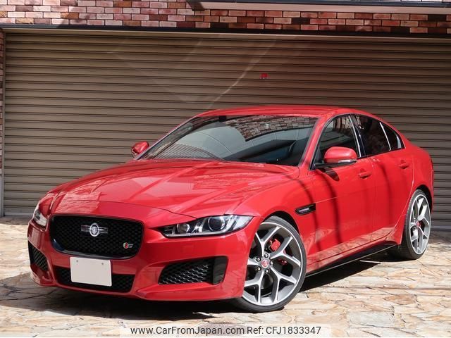 jaguar xe 2016 CFJ1833347 image 1