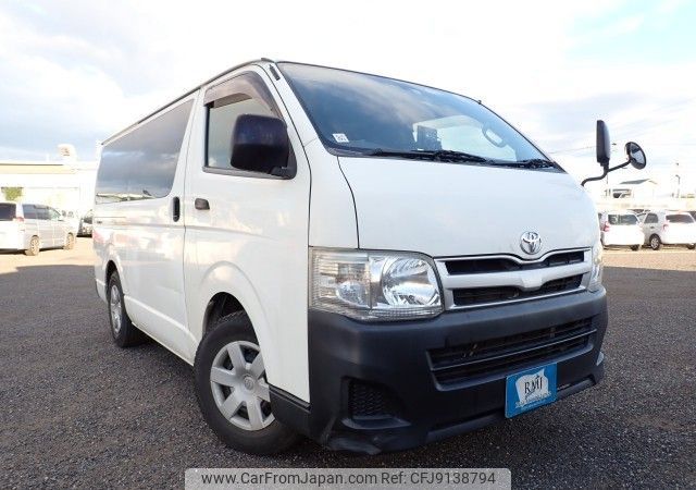 toyota regiusace 2012 REALMOTOR_N2023100313F-10 image 2