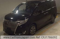 toyota esquire 2018 CFJ1786092