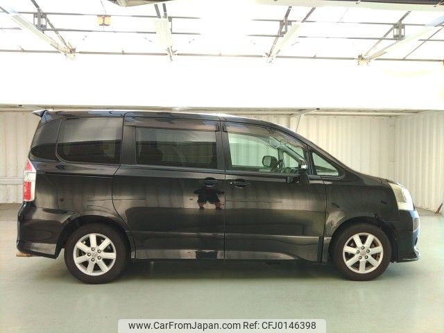 toyota noah 2007 ENHANCEAUTO_1_ea287208 image 2