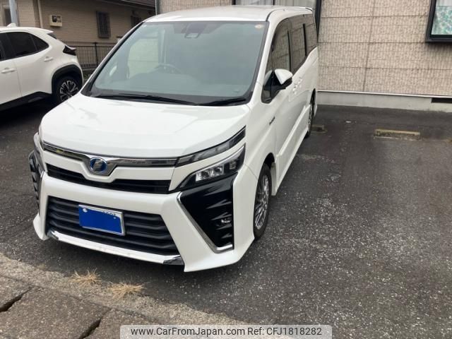 toyota voxy 2017 CFJ1818282 image 1
