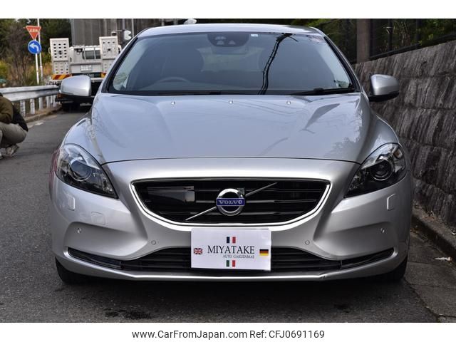 volvo v40 2016 quick_quick_MD4204T_YV1MVA8RDG2342208 image 2