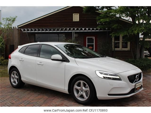 volvo v40 2017 quick_quick_DBA-MB4154T_YV1MV2920J2450556 image 1
