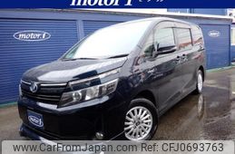 toyota voxy 2014 GOO_JP_700116120430250128001