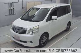 toyota noah 2013 -TOYOTA--Noah DBA-ZRR70G--ZRR70-0600141---TOYOTA--Noah DBA-ZRR70G--ZRR70-0600141-