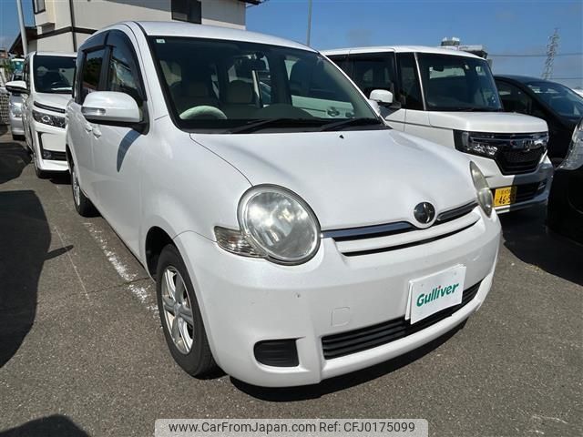 toyota sienta 2010 -TOYOTA--Sienta DBA-NCP81G--NCP81-5137561---TOYOTA--Sienta DBA-NCP81G--NCP81-5137561- image 1