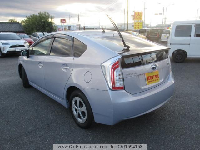 toyota prius 2013 CFJ1594153 image 2