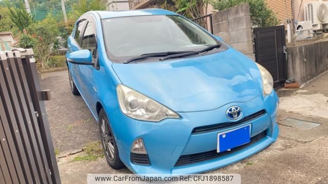 toyota aqua 2012 CFJ1898587 image 2