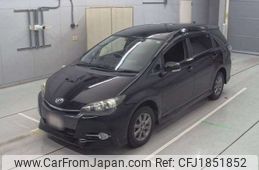 toyota wish 2013 CFJ1851852