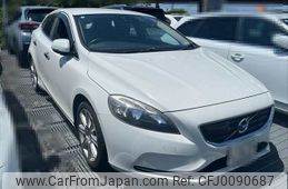 volvo v40 2014 NIKYO_YY49338