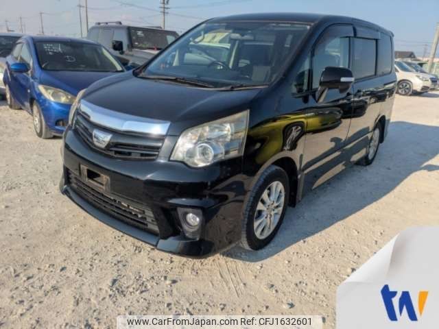 toyota noah 2011 CFJ1632601 image 1