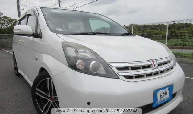 toyota isis 2011 CFJ1807248 image 1