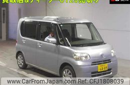 daihatsu tanto 2011 CFJ1808039