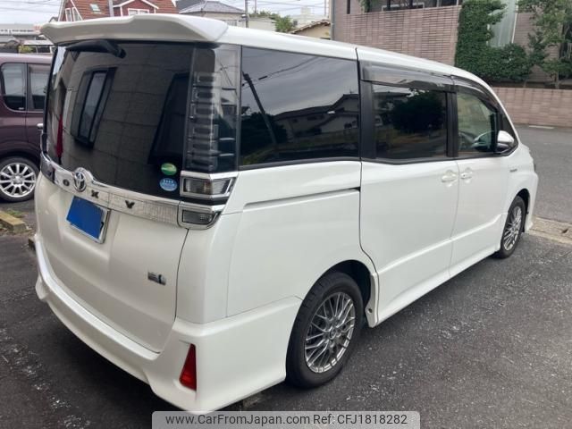 toyota voxy 2017 CFJ1818282 image 2