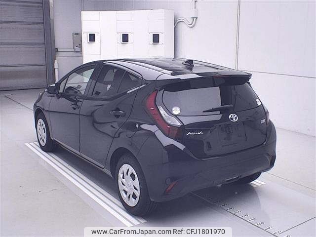 toyota aqua 2022 CFJ1801970 image 2