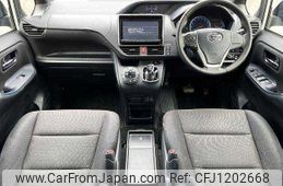 toyota voxy 2015 504928-930261