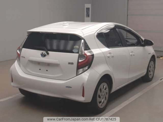 toyota aqua 2018 CFJ1787425 image 2