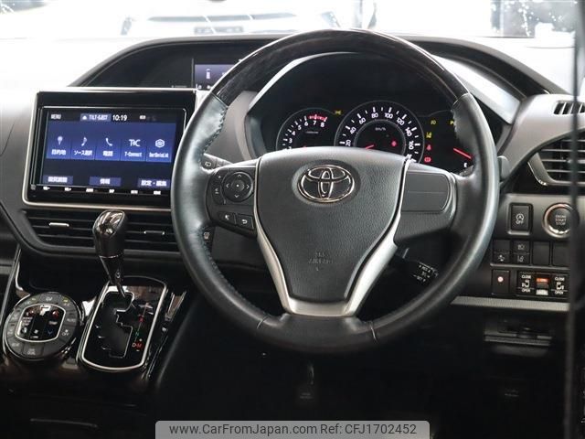 toyota noah 2021 CFJ1702452 image 2