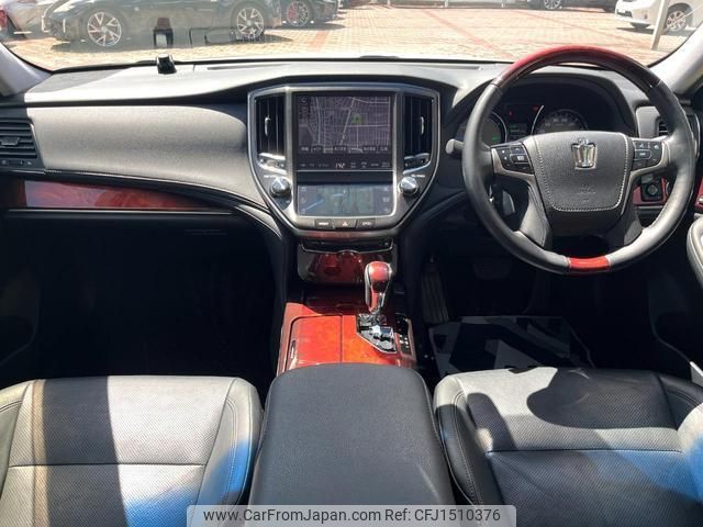 toyota crown-majesta 2013 CFJ1510376 image 2