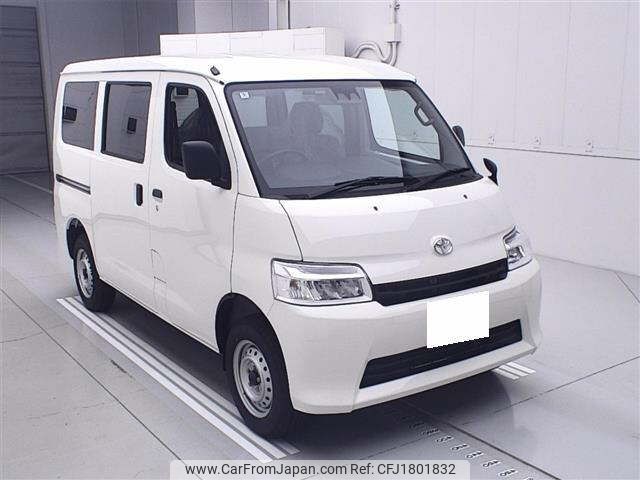 toyota townace-van 2025 CFJ1801832 image 1