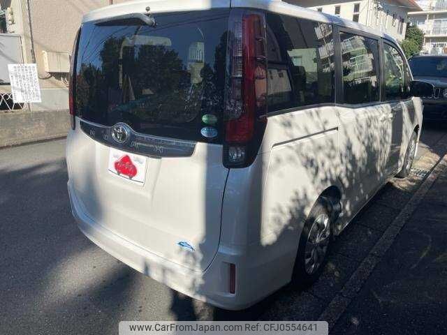 toyota noah 2015 504928-926725 image 2