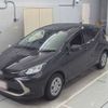 toyota aqua 2023 -TOYOTA--AQUA 6AA-MXPK11--MXPK11-2111557---TOYOTA--AQUA 6AA-MXPK11--MXPK11-2111557- image 1