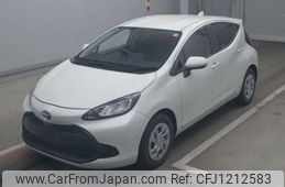 toyota aqua 2022 -TOYOTA--AQUA 6AA-MXPK11--MXPK11-2071818---TOYOTA--AQUA 6AA-MXPK11--MXPK11-2071818-