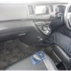 toyota isis 2016 quick_quick_DBA-ZGM10W_0066796 image 3