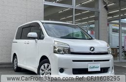 toyota voxy 2010 CFJ1608295