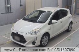 toyota aqua 2016 CFJ1607890