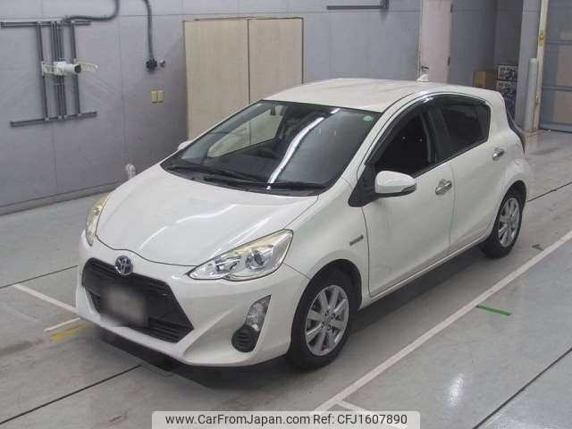 toyota aqua 2016 CFJ1607890 image 1