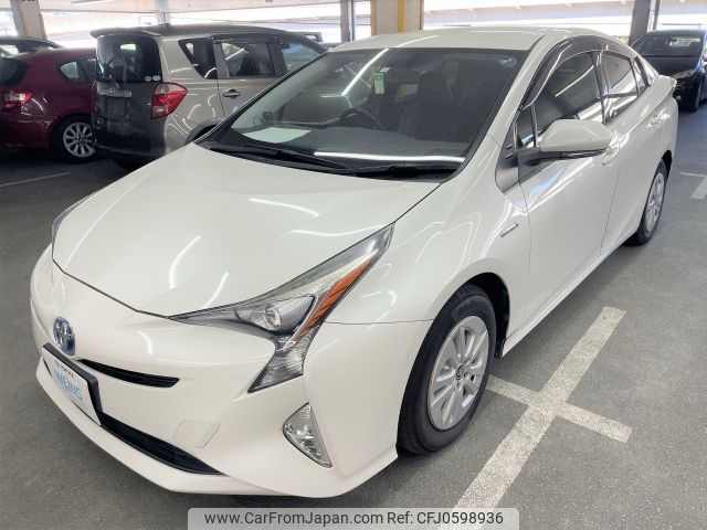 toyota prius 2016 AF-ZVW50-6012797 image 1