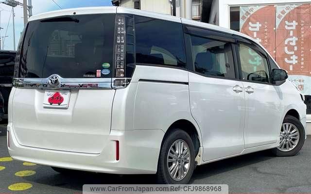 toyota voxy 2014 GOO_JP_700050301430240604001 image 2