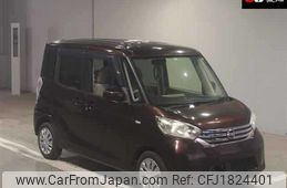 nissan dayz-roox 2015 CFJ1824401