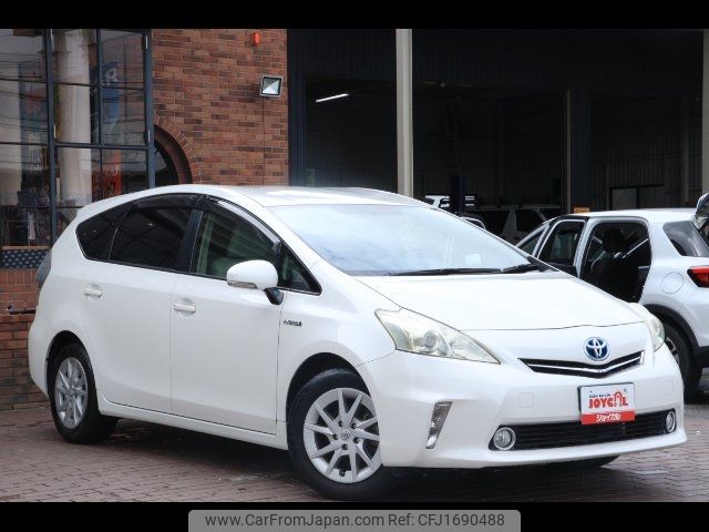 toyota prius-α 2013 CFJ1690488 image 1