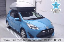 toyota aqua 2017 CFJ0658329