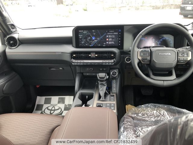 toyota land-cruiser-wagon 2025 CFJ1832439 image 2