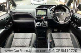 toyota voxy 2017 504928-925547