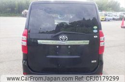 toyota noah 2012 NIKYO_QL50001