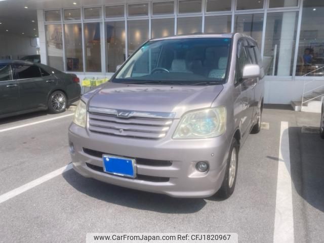 toyota noah 2001 CFJ1820967 image 1