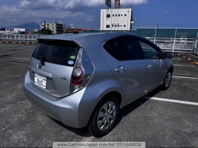 toyota aqua 2012 CFJ1600034 image 2