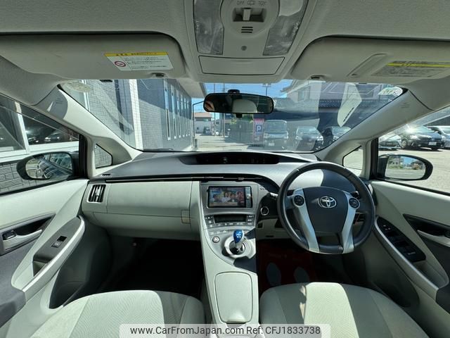 toyota prius 2011 CFJ1833738 image 2