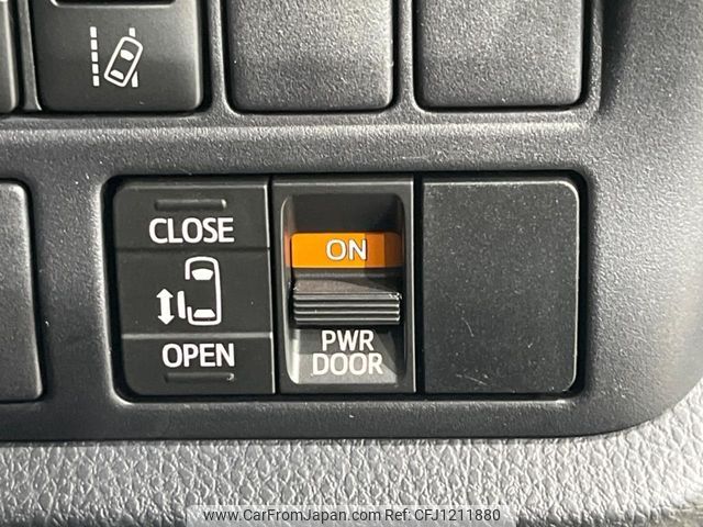 toyota noah 2018 -TOYOTA--Noah DBA-ZRR85W--ZRR85-0104492---TOYOTA--Noah DBA-ZRR85W--ZRR85-0104492- image 2