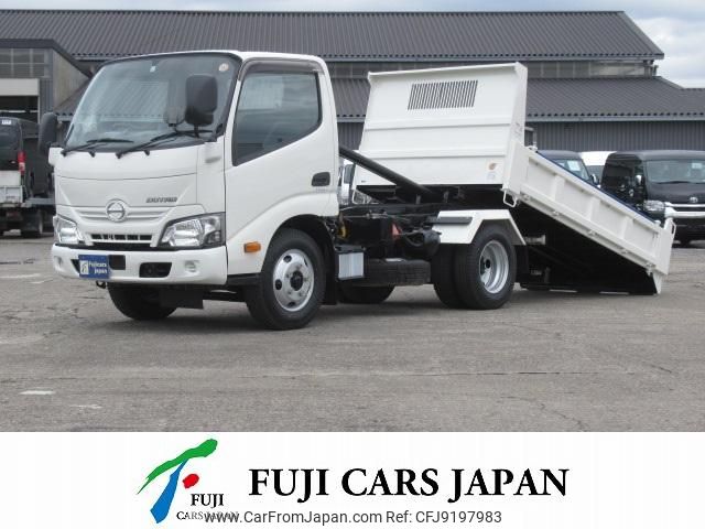 hino dutro 2018 GOO_NET_EXCHANGE_0402763A30231115W001 image 1