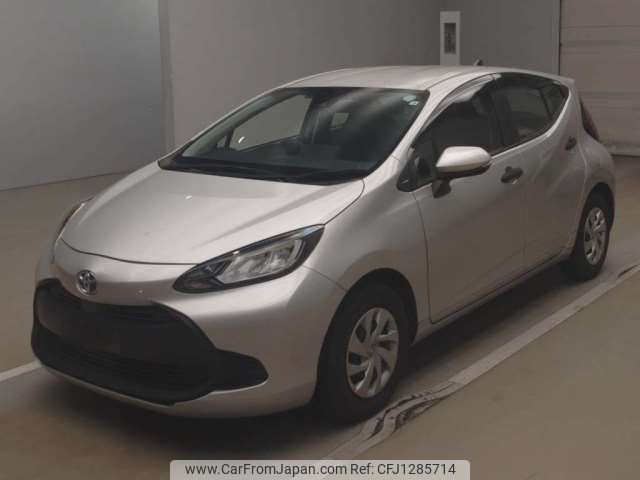 toyota aqua 2022 -TOYOTA--AQUA 6AA-MXPK10--MXPK10-2001666---TOYOTA--AQUA 6AA-MXPK10--MXPK10-2001666- image 1