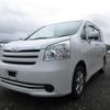 toyota noah 2008 GOO_JP_700120051630240902001 image 1