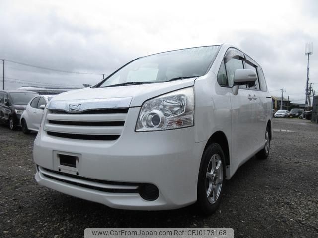 toyota noah 2008 GOO_JP_700120051630240902001 image 1