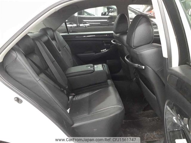 toyota crown 2006 CFJ1561747 image 2