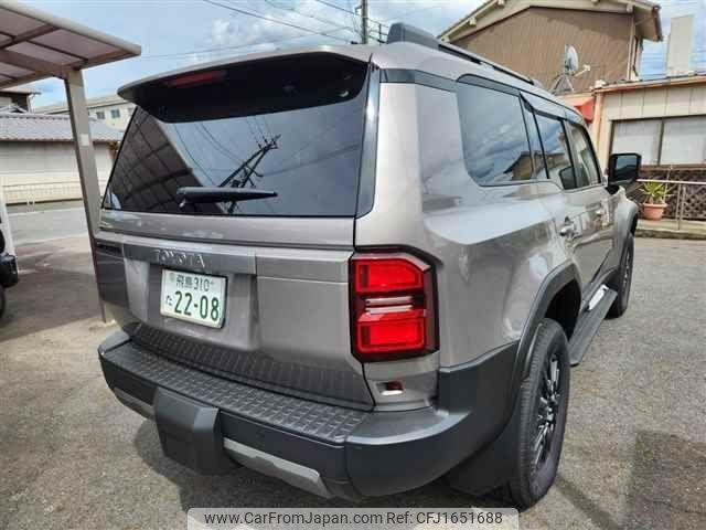 toyota land-cruiser-wagon 2024 CFJ1651688 image 2