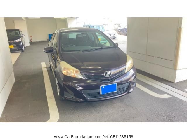 toyota vitz 2013 CFJ1585158 image 1